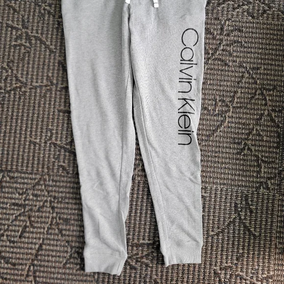 sweatpants - Picture 2 of 3